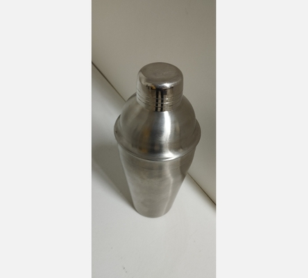 Shaker à cocktail art déco