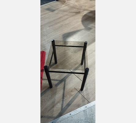 Table basse bout de canapé en verre et métal noir