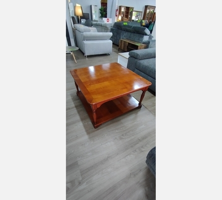 Table basse carrée en merisier style Louis Philippe.