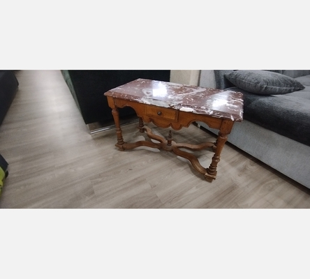 Table basse en bois avec 1 tiroir, dessus marbre.