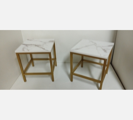 Table d'appoint bout de canapé .