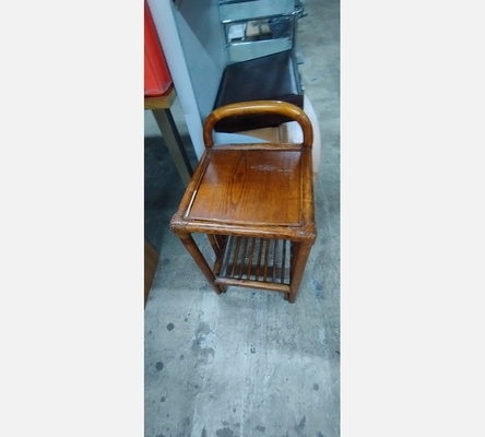 Table de nuit en rotin