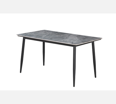 Table de salle à manger Kenzo dessus pierre grise.