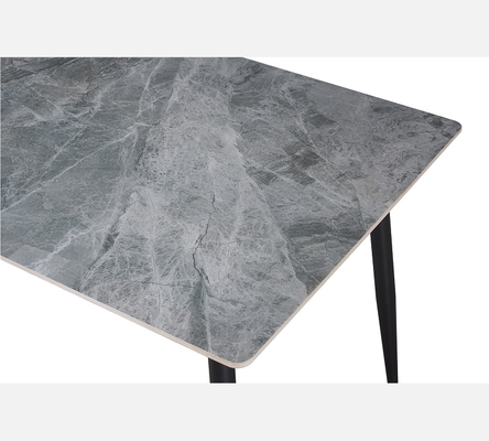 Table de salle à manger Kenzo dessus pierre grise.