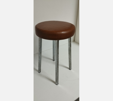 Tabouret de cuisine pied en inox.