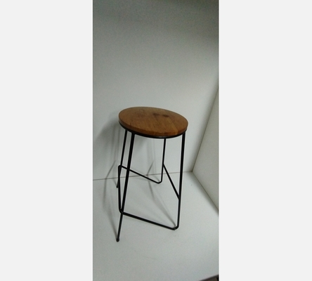 Tabourets Hauts en Bois et Métal.