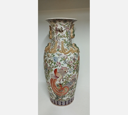 Très grand vase balustre chinois. Hauteur 108 cm.