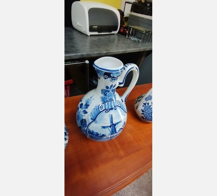 Vase Delft divers