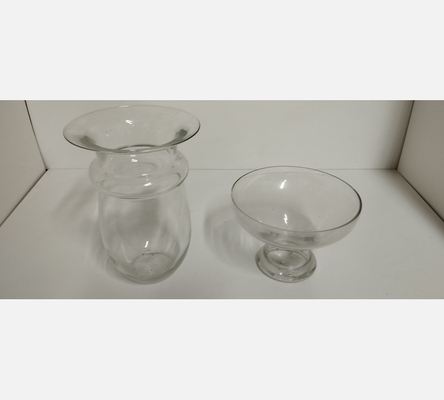 Vase divers et objet d'art florale.