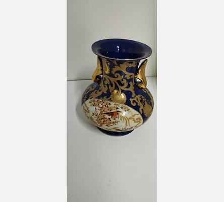 Vase en porcelaine bleu cobalt avec dorure