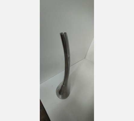 Vase long métal