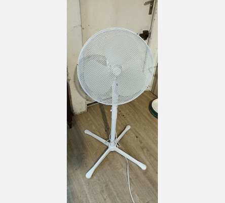 Ventilateur sur pied