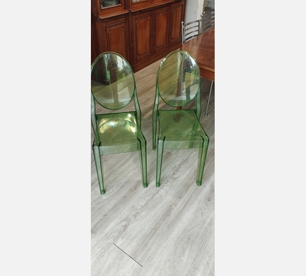 Véritable paire de chaises Victoria Ghost transparentes vertes. Starck. Kartell