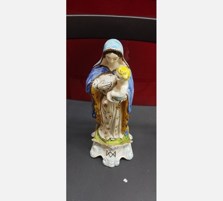 Vierge à l'enfant en faïence bretonne