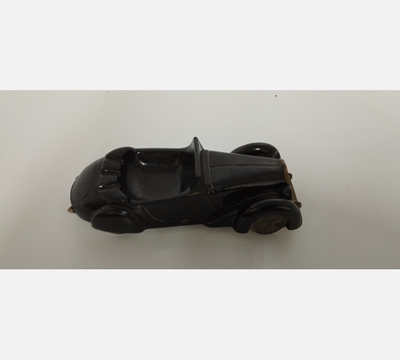 Voiture en céramique cendrier